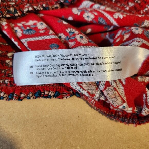 Band of Gypsies Red Off Shoulder Boho Top M Cropped Floral Bell Sleeve Fringe - Picture 8 of 10